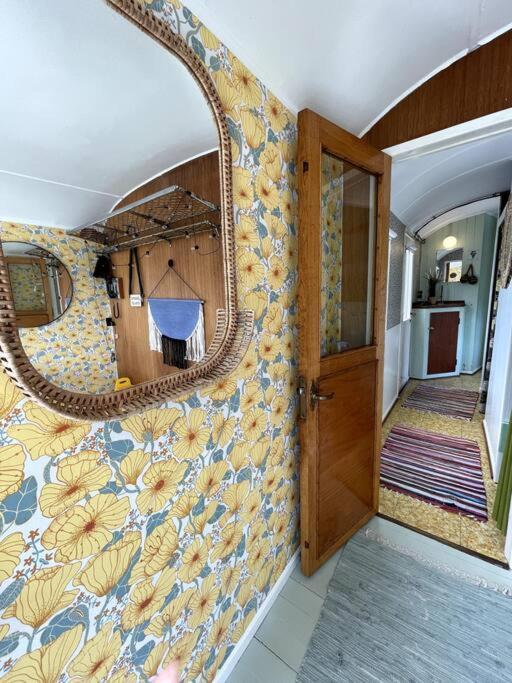 Апартаменты Fjordhytten. Rebuild Train Wagon From 1937. Оденсе Экстерьер фото